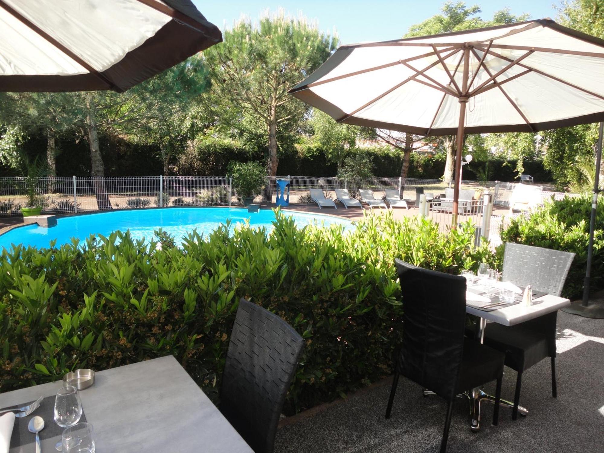 Logis Les Charmilles Chalon-Sur-Saone Sud Ξενοδοχείο Lux Εξωτερικό φωτογραφία